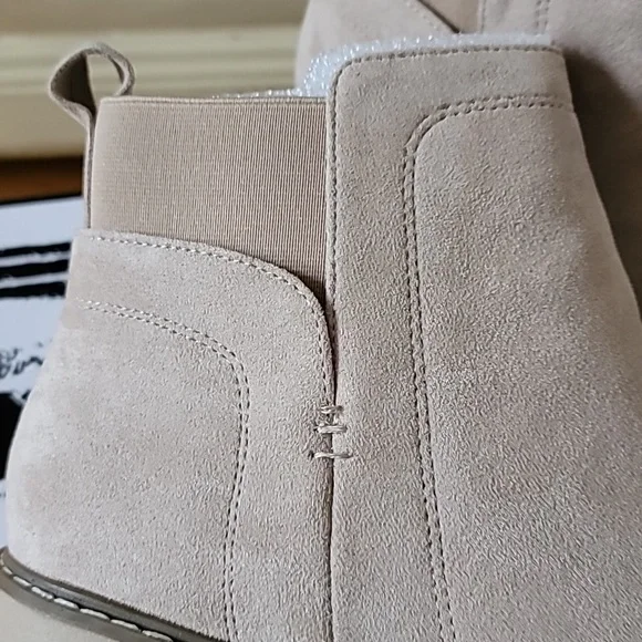 Dolce Vita Lug Sole Chelsea Boot, New In Box, Size 9.5 Color: Camel - Picture 5 of 15